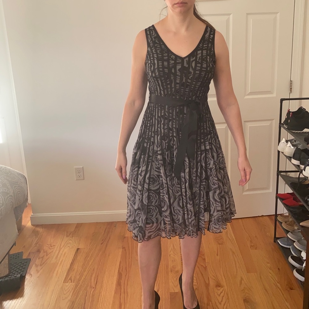 Black V-Neck Dress w/ Rose print & Ribbon detail